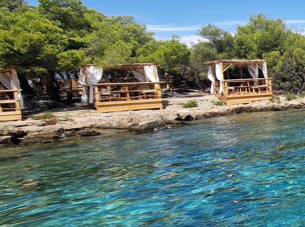 Prywatna wycieczka łodzią Zlatni Rat – całodniowa wycieczka z Makarskiej