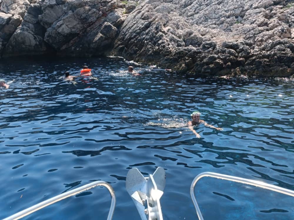 Blue Cave & Hvar Prywatna Wycieczka Statkiem – Całodniowa Wycieczka z Makarskiej