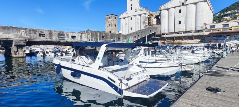 Capri z Amalfi: Dzień pełen wspaniałości wyspy na jachcie