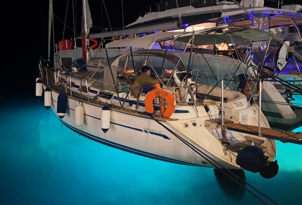 Croisière privée vers les merveilles de l'ouest de Milos – Croisière vers Kleftiko et la grotte de Sykia