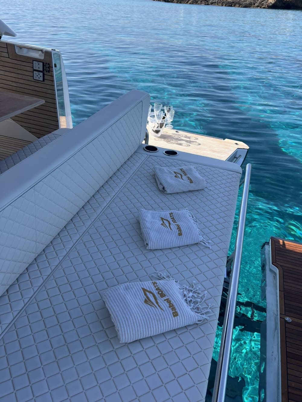 Coucher de soleil en mer : Ibiza dorée