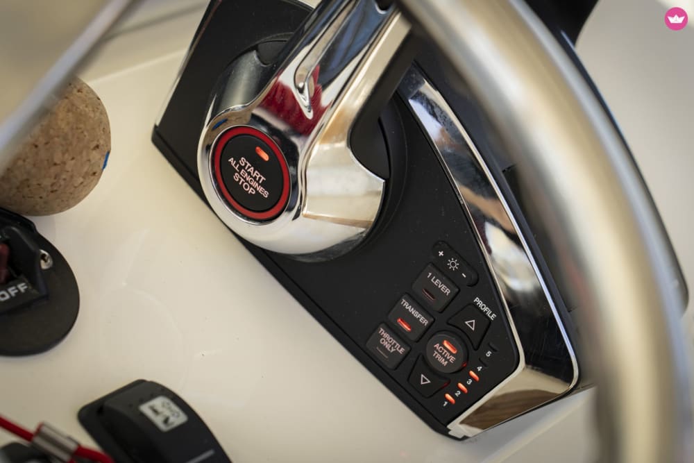 Esplora Palmarola, Ponza e Chiaia di Luna in barca di lusso