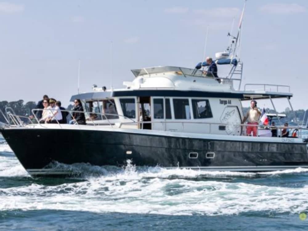 Seminario y día de relax a bordo – Crucero privado por el Golfo de Morbihan