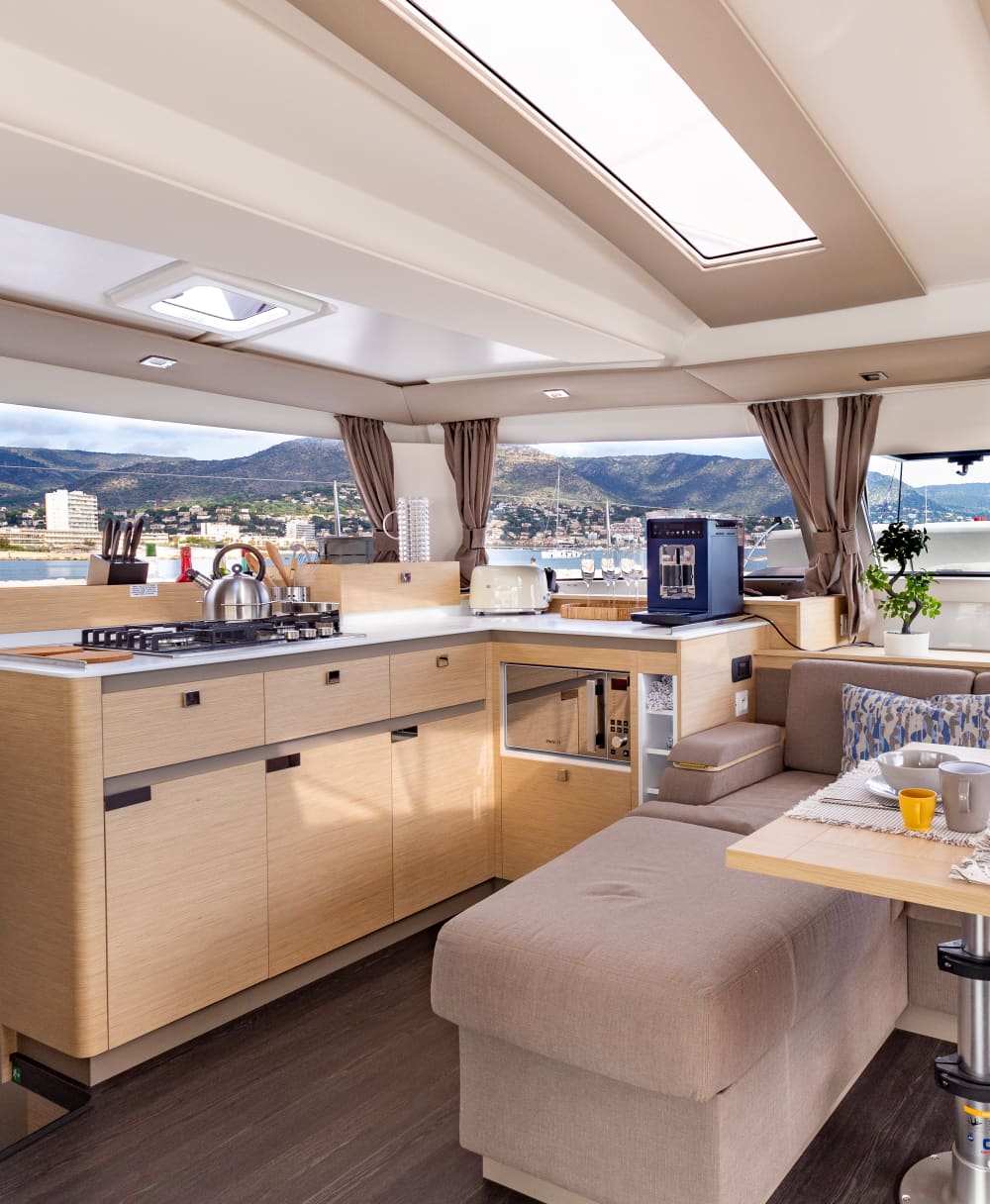 Una gita in barca a vela di un giorno intorno a Bormes-les-Mimosas. Dalle isole Hyères al Golfo di Saint-Tropez...