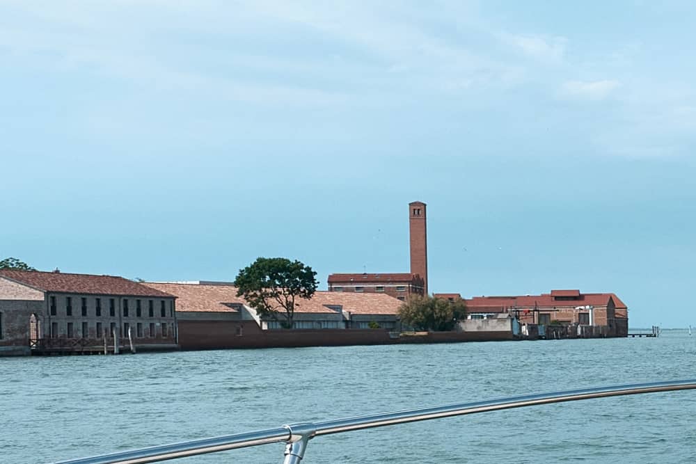 Eleganza nella Laguna di Venezia: Aperitivo a bordo - 2 ore (skipper e guida privata a bordo)