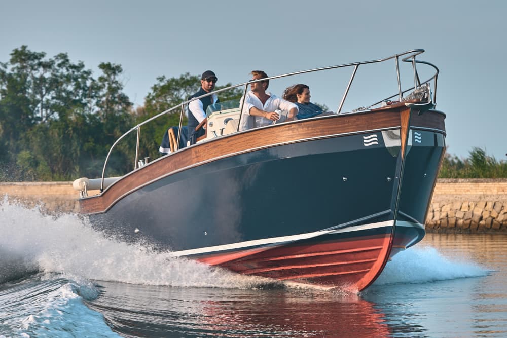Eleganza nella Laguna di Venezia: Aperitivo a bordo - 2 ore (skipper e guida privata a bordo)