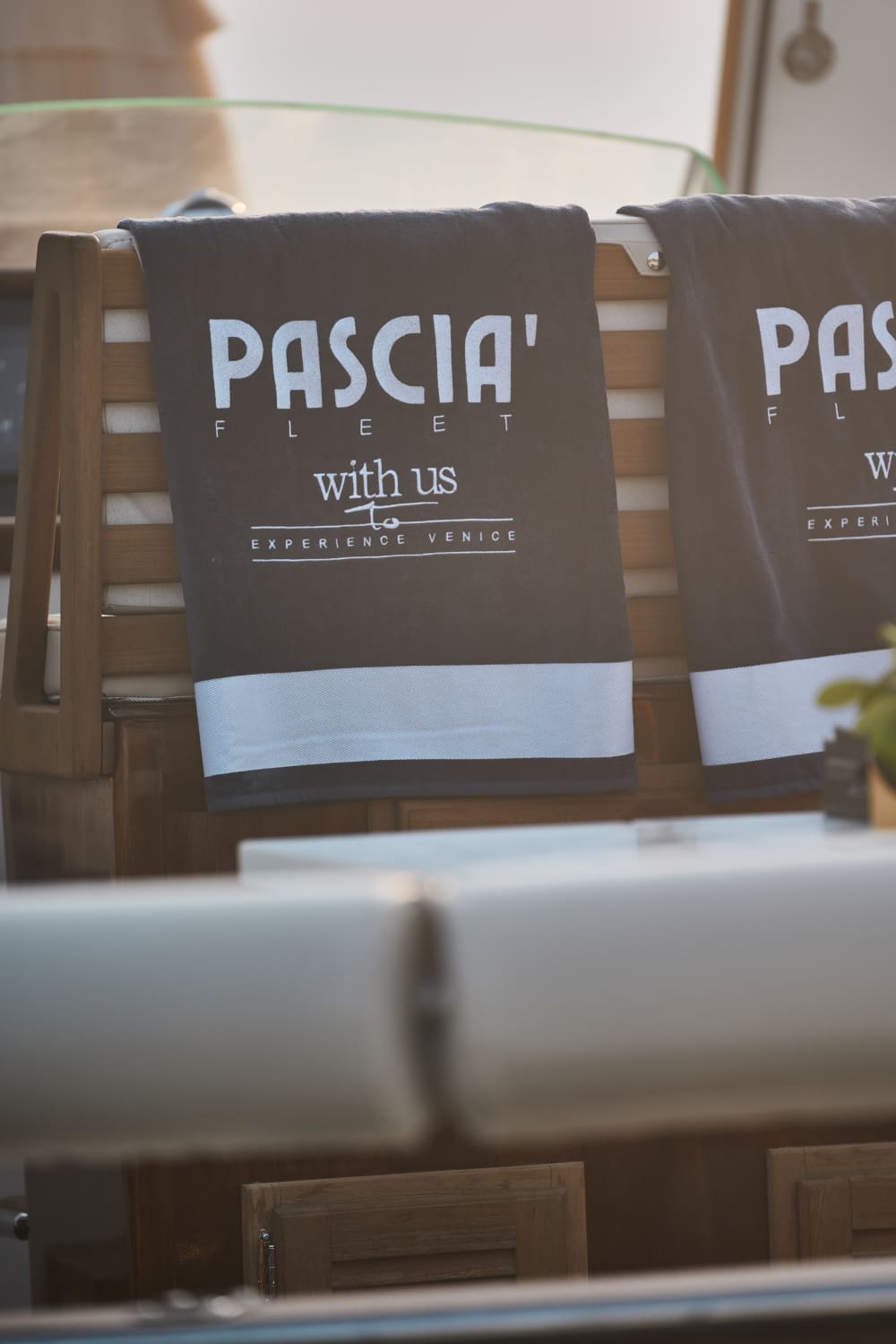 Eleganza nella Laguna di Venezia: Aperitivo a bordo - 2 ore (skipper e guida privata a bordo)