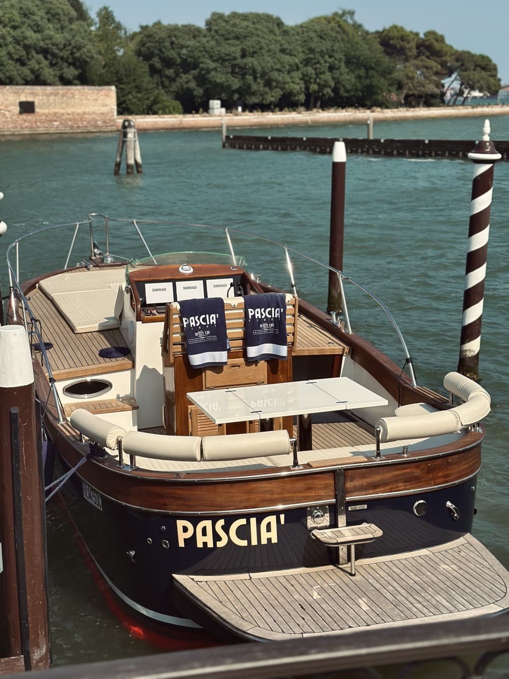 Eleganza nella Laguna di Venezia: Aperitivo a bordo - 2 ore (skipper e guida privata a bordo)