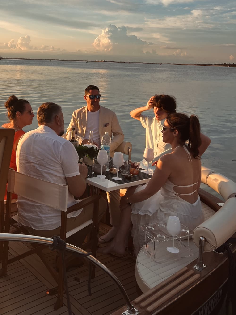 Eleganza nella Laguna di Venezia: Aperitivo a bordo - 2 ore (skipper e guida privata a bordo)