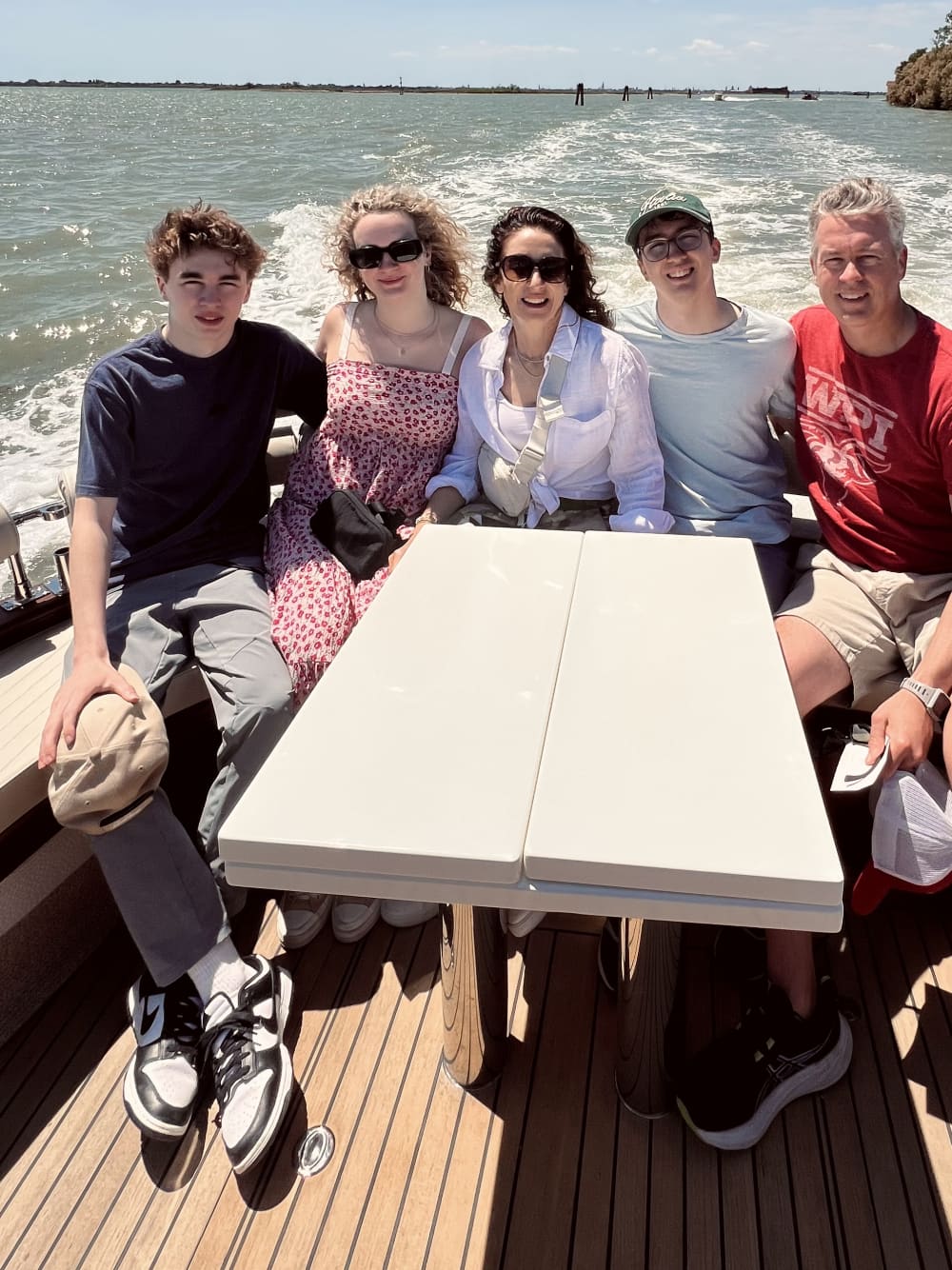 Eleganza nella Laguna di Venezia: Aperitivo a bordo - 2 ore (skipper e guida privata a bordo)