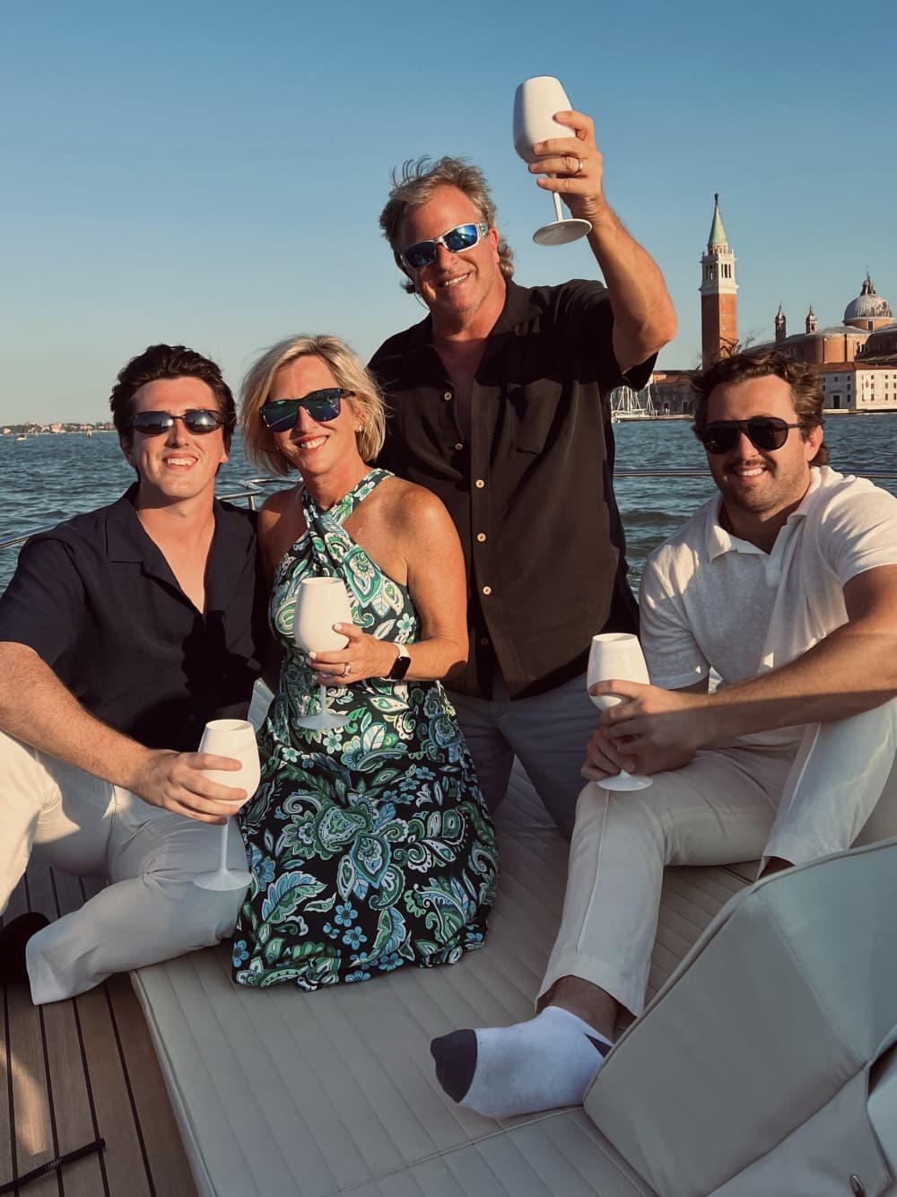 Eleganza nella Laguna di Venezia: Aperitivo a bordo - 2 ore (skipper e guida privata a bordo)