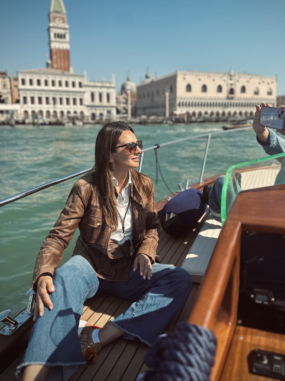 Eleganza nella Laguna di Venezia: Aperitivo a bordo - 2 ore (skipper e guida privata a bordo)
