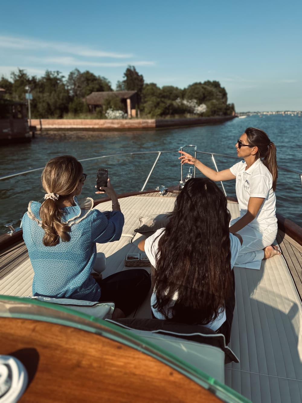 Eleganza nella Laguna di Venezia: Aperitivo a bordo - 2 ore (skipper e guida privata a bordo)