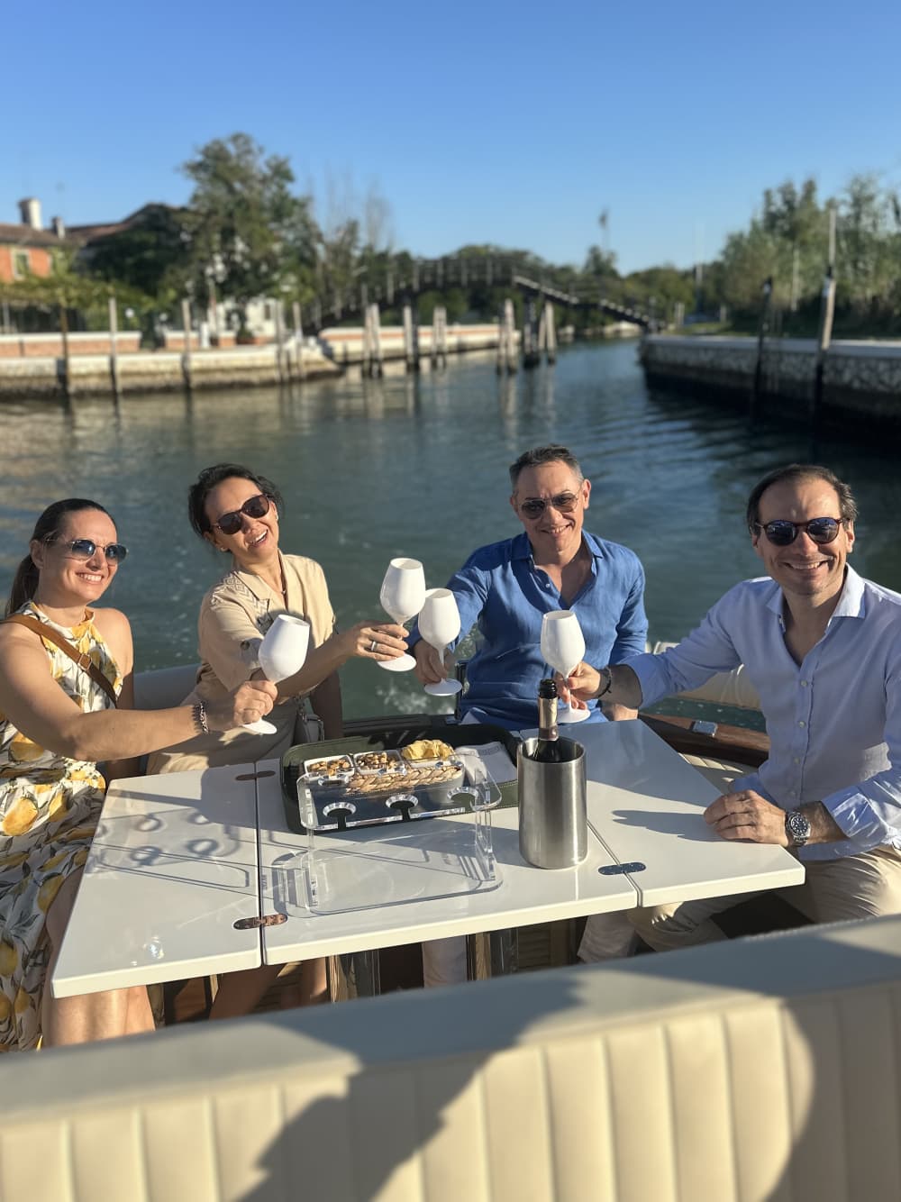 Eleganza nella Laguna di Venezia: Aperitivo a bordo - 2 ore (skipper e guida privata a bordo)