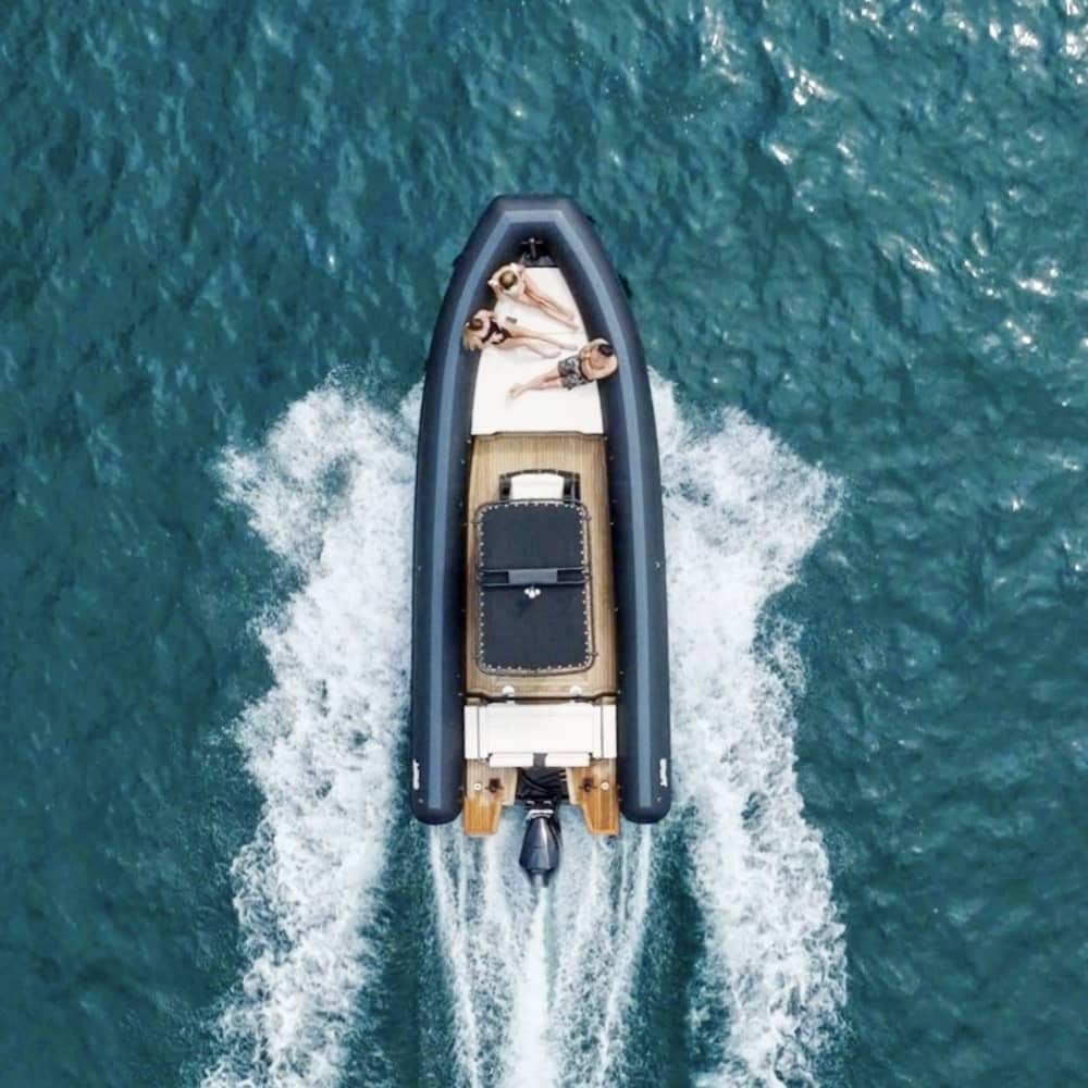 Genießen Sie die Sonne bei einer 8,5-stündigen Bootsfahrt in Malcesine.