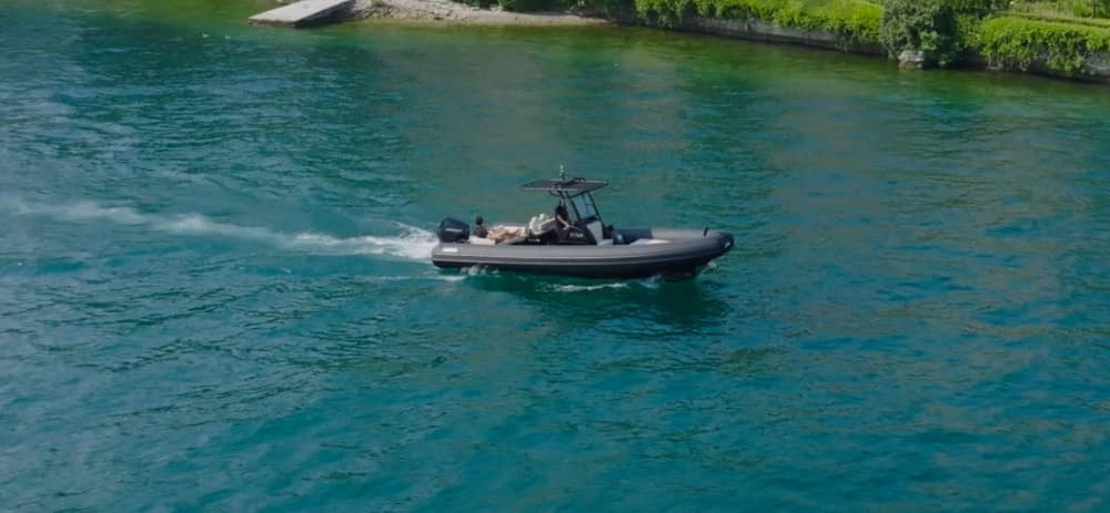 Genießen Sie die Sonne bei einer 8,5-stündigen Bootsfahrt in Malcesine.