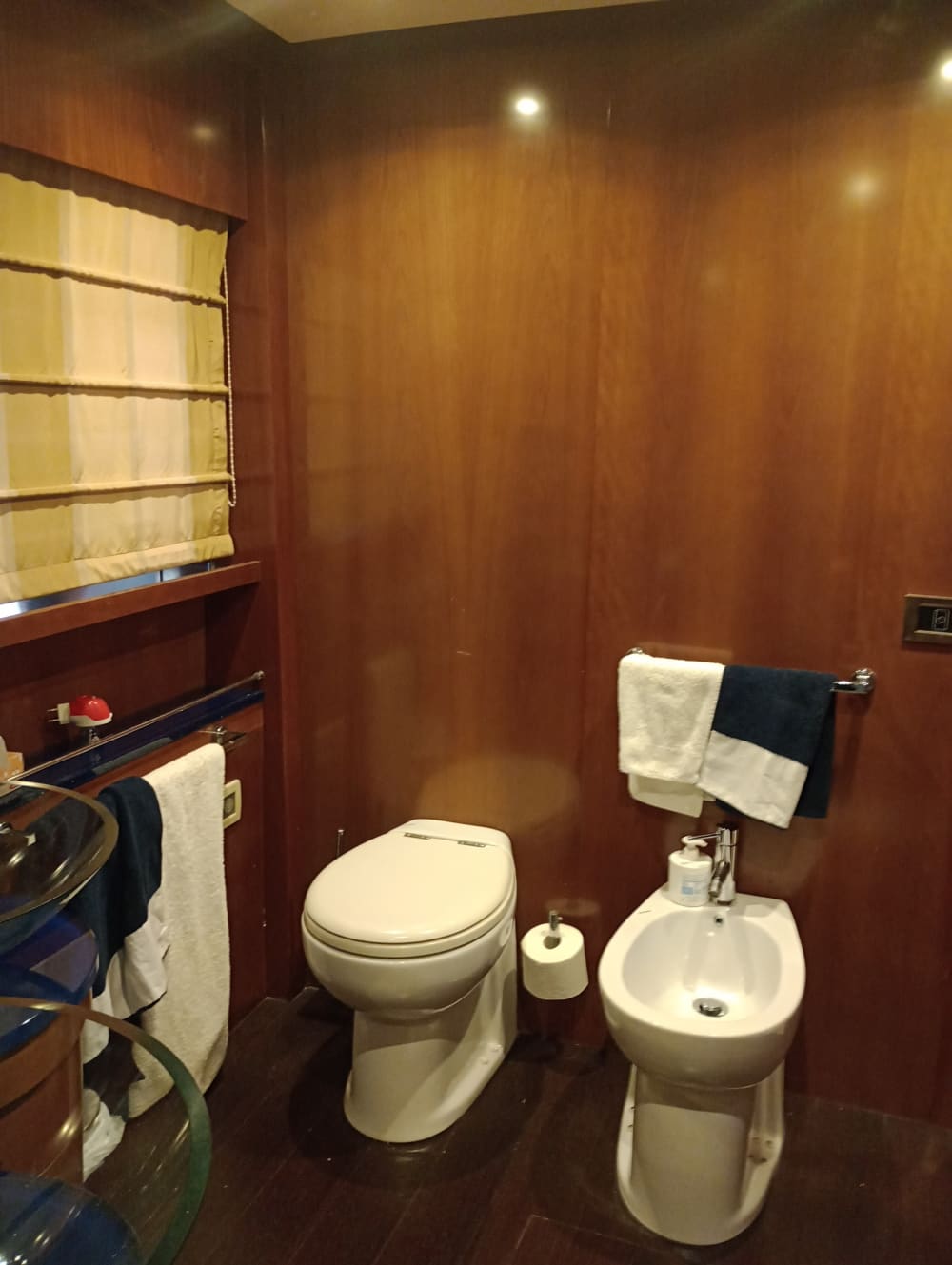 Scopri la Sicilia con un'escursione di un'intera giornata in motoscafo.