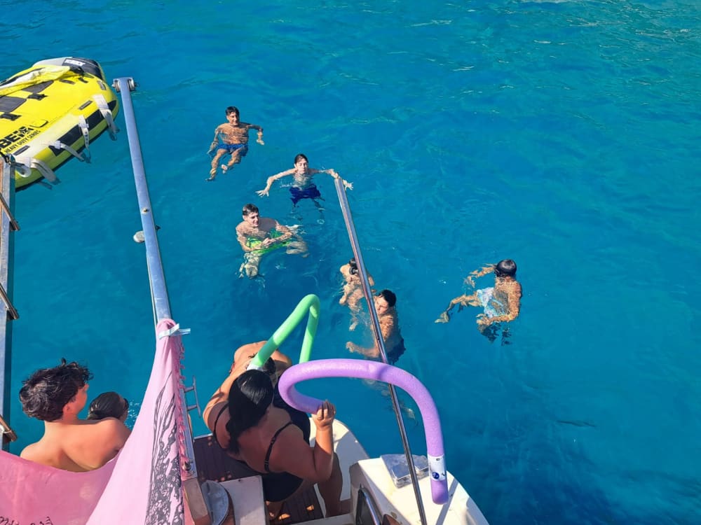 Tag der Eleganz zwischen versteckten Buchten und Villa Igea: Das Meer von Mondello