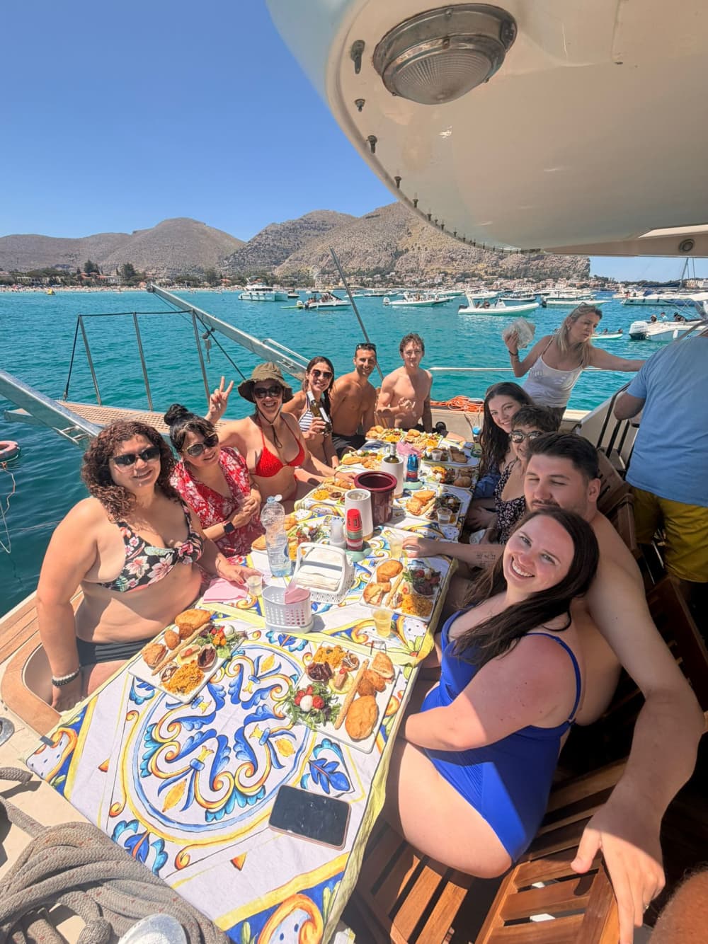 Calas secretas y elegancia en el mar: Mondello entre naturaleza e historia