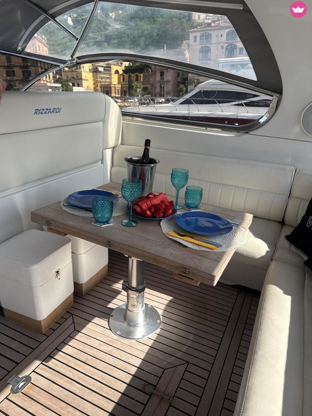 Abfahrt von Amalfi, Capri in einer privaten Yacht: Luxustour zwischen Meer, Höhlen und Faraglioni an Bord einer Rizzardi CR 50 Topline