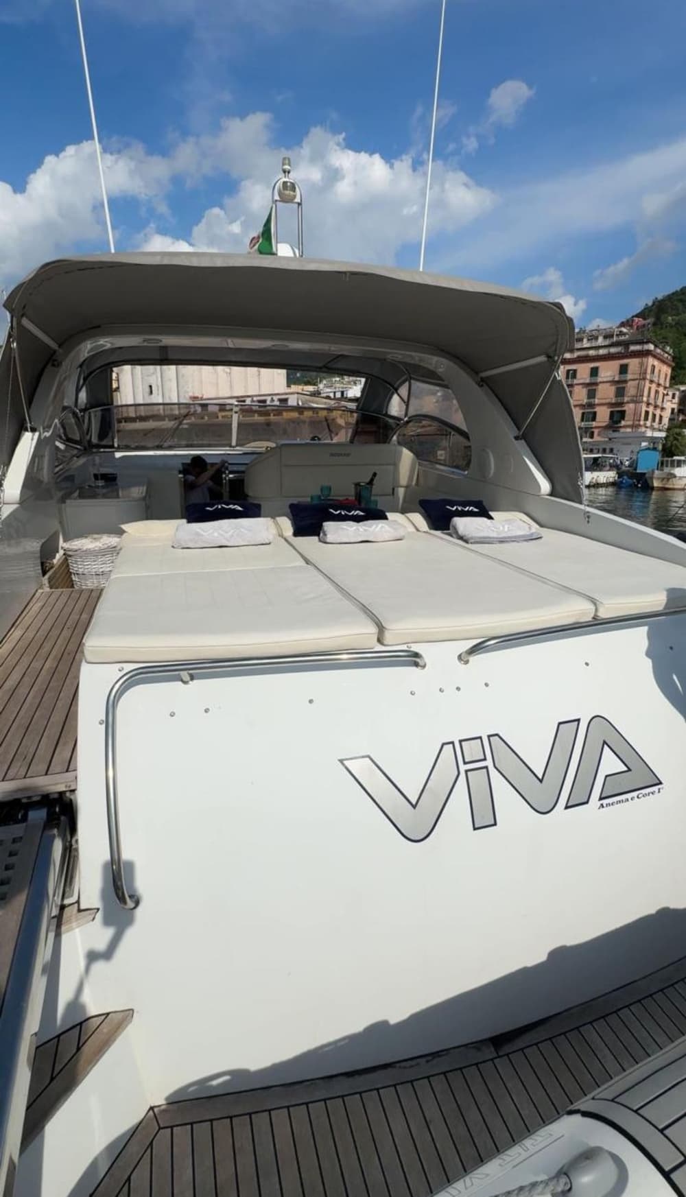 Abfahrt von Amalfi, Capri in einer privaten Yacht: Luxustour zwischen Meer, Höhlen und Faraglioni an Bord einer Rizzardi CR 50 Topline