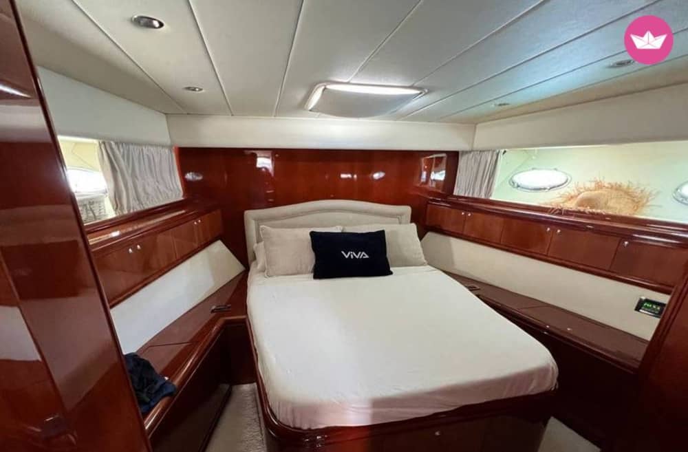 Abfahrt von Amalfi, Capri in einer privaten Yacht: Luxustour zwischen Meer, Höhlen und Faraglioni an Bord einer Rizzardi CR 50 Topline