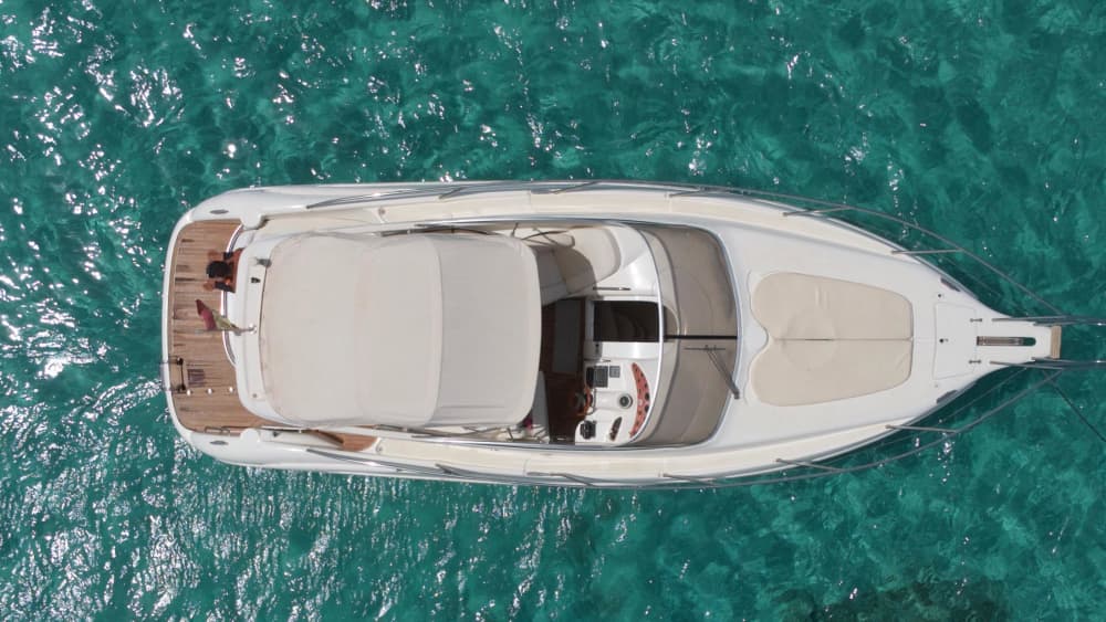 Aventure d'une journée à Formentera : explorez les eaux cristallines et les trésors cachés