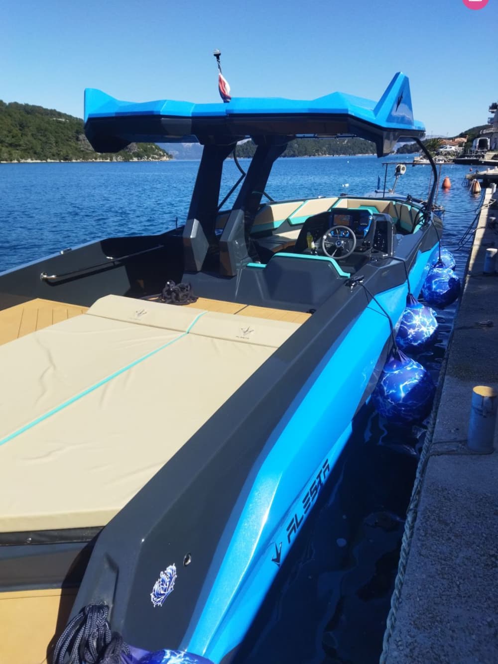 Fuga alle Isole Elafiti: tour privato di 8 ore in barca da Dubrovnik