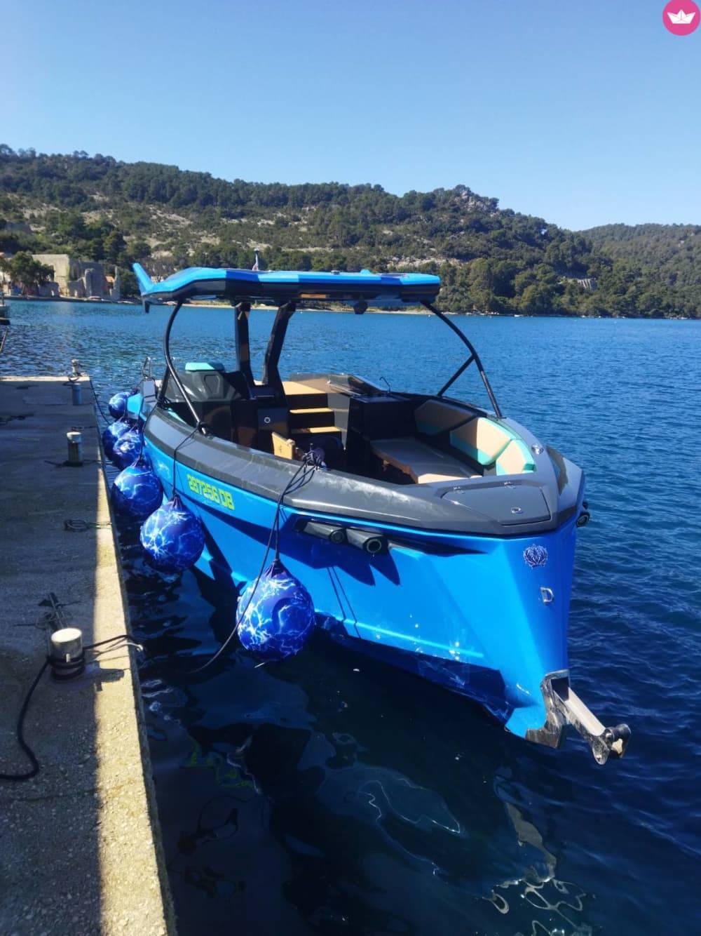 Fuga alle Isole Elafiti: tour privato di 8 ore in barca da Dubrovnik