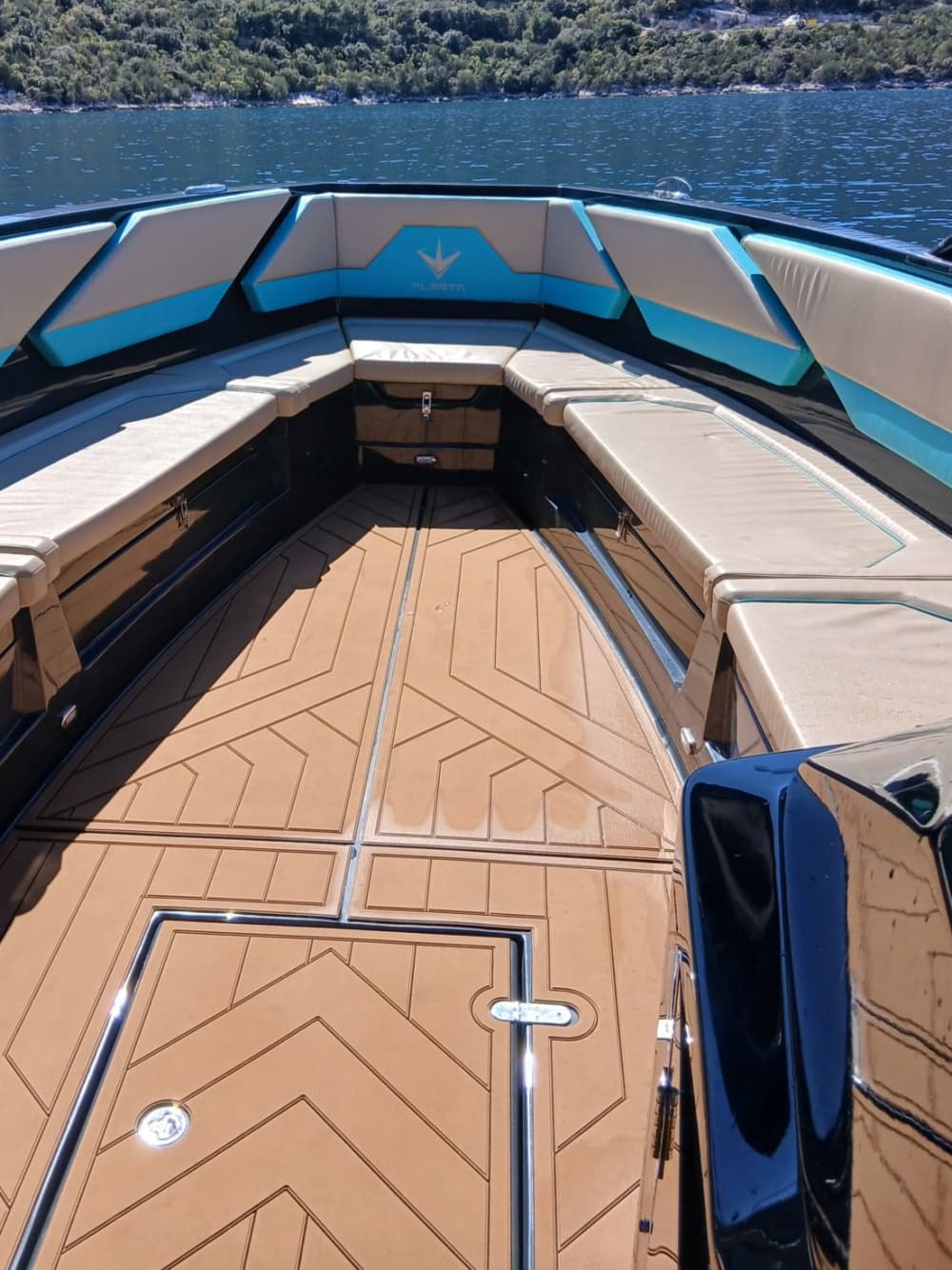 Fuga alle Isole Elafiti: tour privato di 8 ore in barca da Dubrovnik