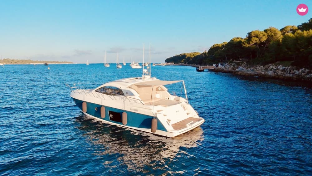 Dagsutflykt till Lérinsöarna ombord på den lyxiga Sessa C43