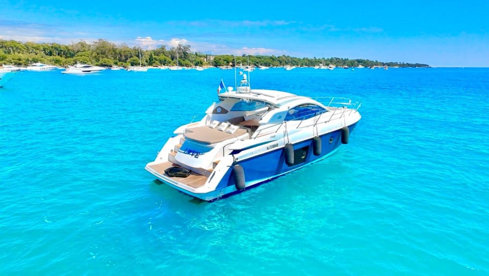 Dagsutflykt till Lérinsöarna ombord på den lyxiga Sessa C43