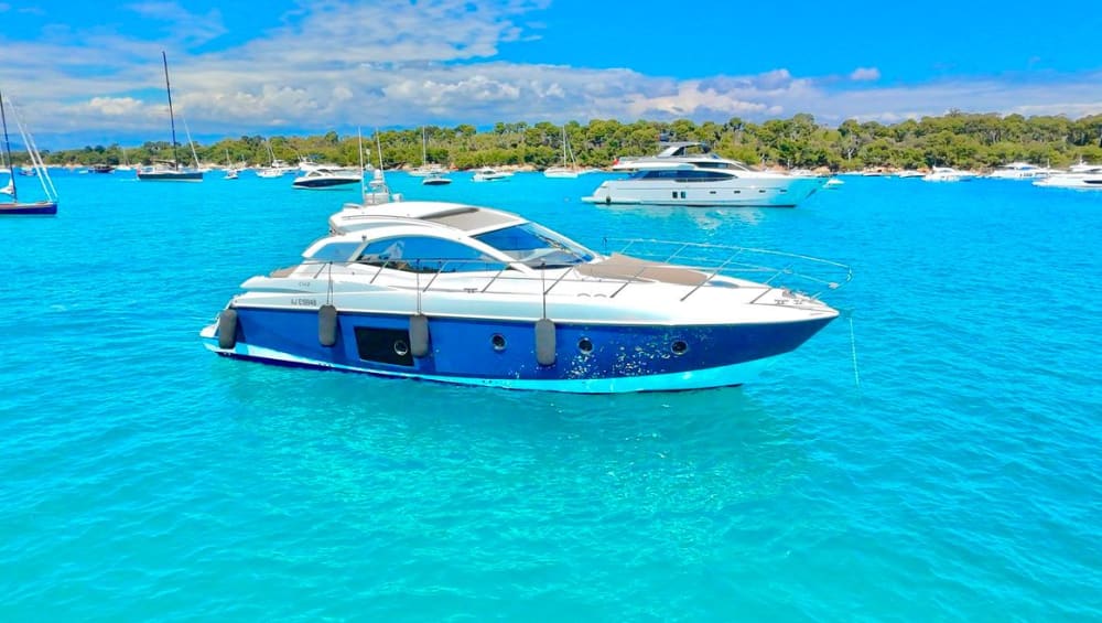 1 dag till Saint-Tropez: ombord på den lyxiga Sessa C43