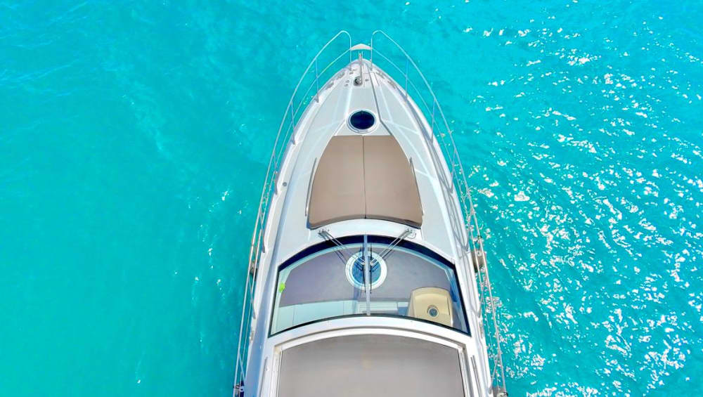 Dagsutflykt till Lérinsöarna ombord på den lyxiga Sessa C43