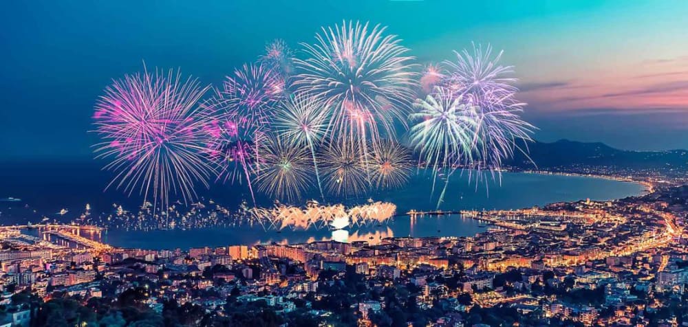 Dagsutflykt till Lérinsöarna ombord på den lyxiga Sessa C43