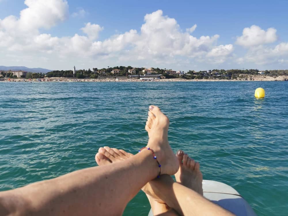 Trascorri 4 ore e 30 minuti sull'acqua a Vilanova i la Geltrú, godendoti il sole e le acque cristalline.
