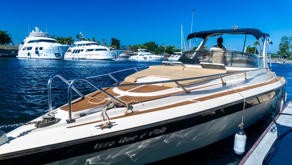 Aluguel de lancha por meio dia no Rio de Janeiro