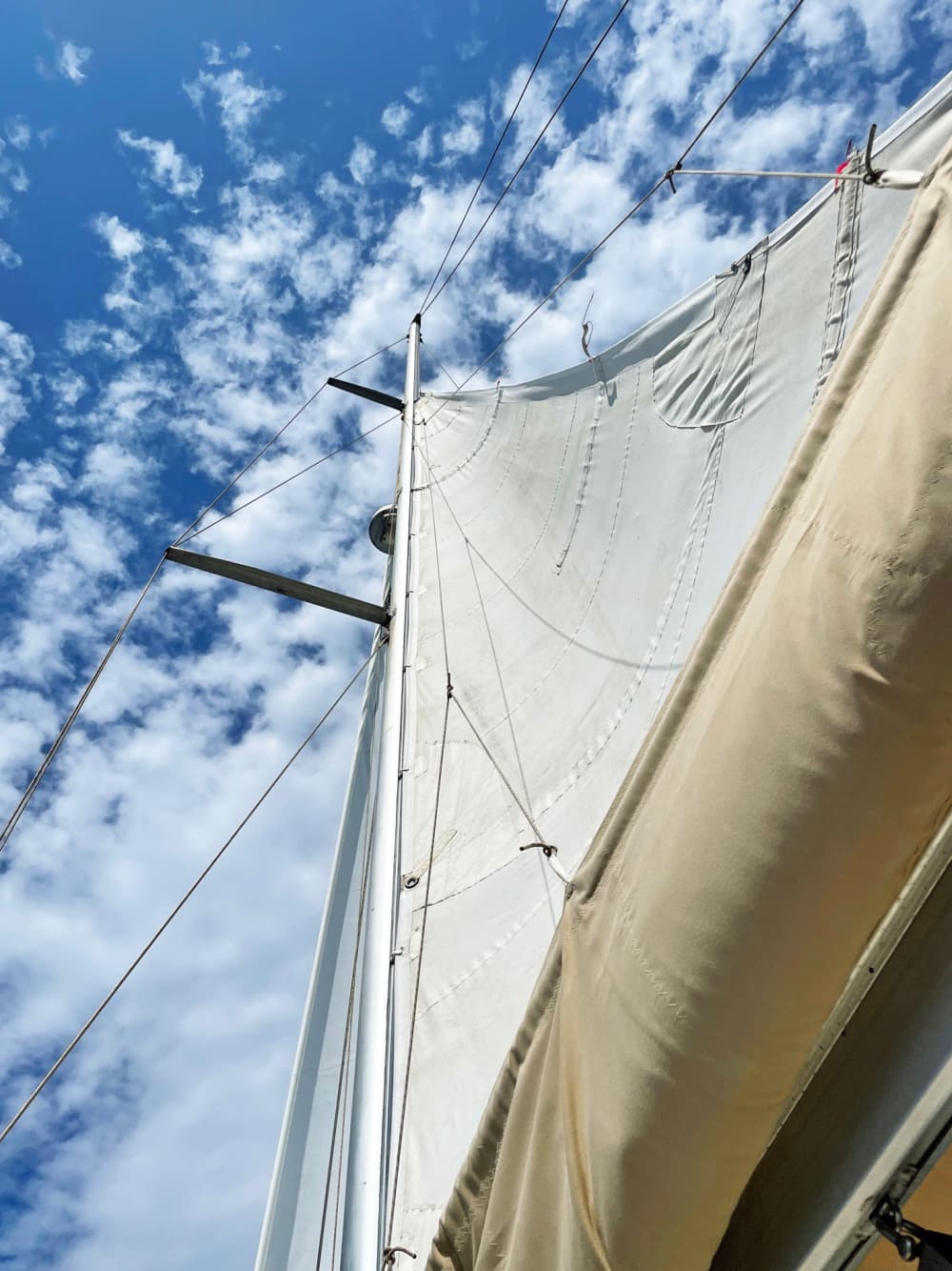 Sail & explore secluded beaches