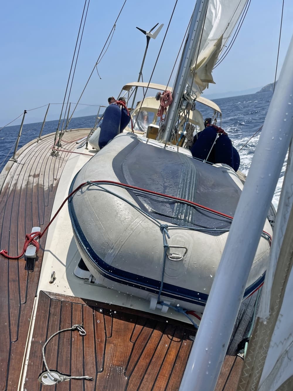 Sail & explore secluded beaches