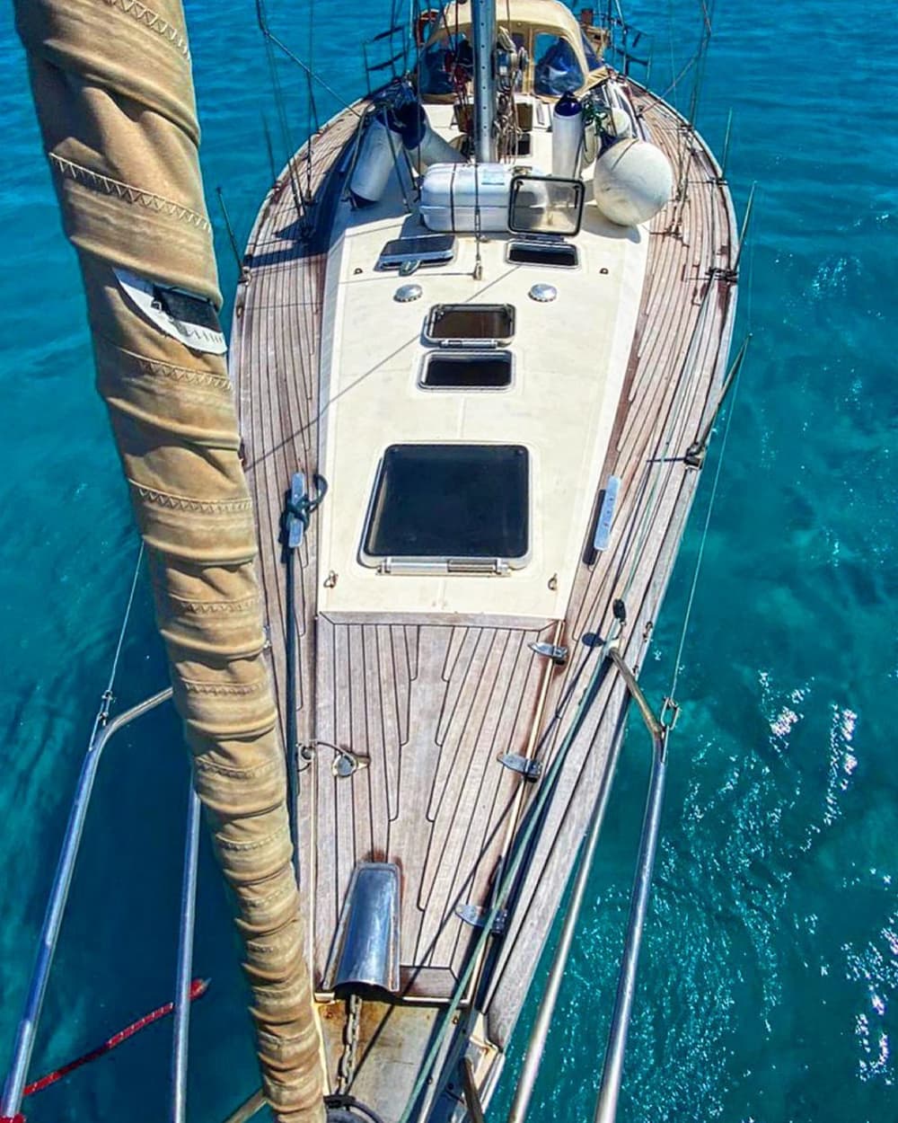 Sail & explore secluded beaches