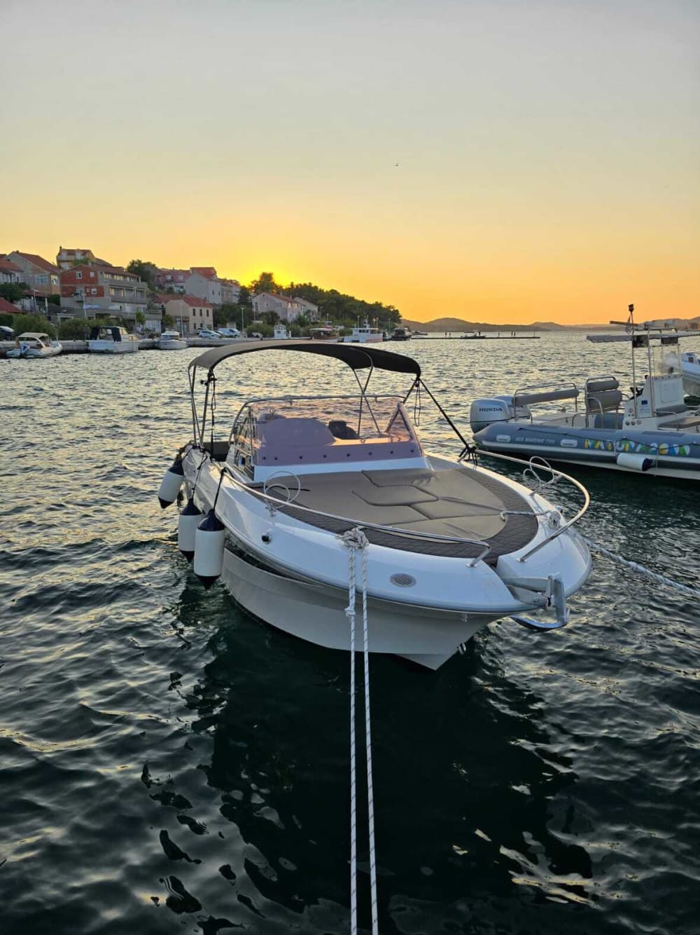 Gita privata in barca a motore intorno a Šibenik