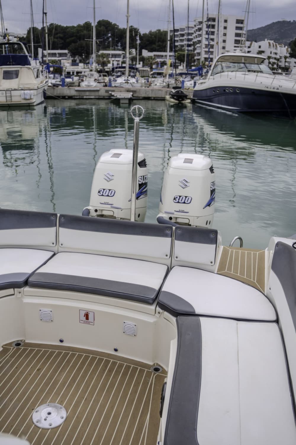 Tour Náutico Premium: 6 Horas de Relax y Aventura en Peñíscola