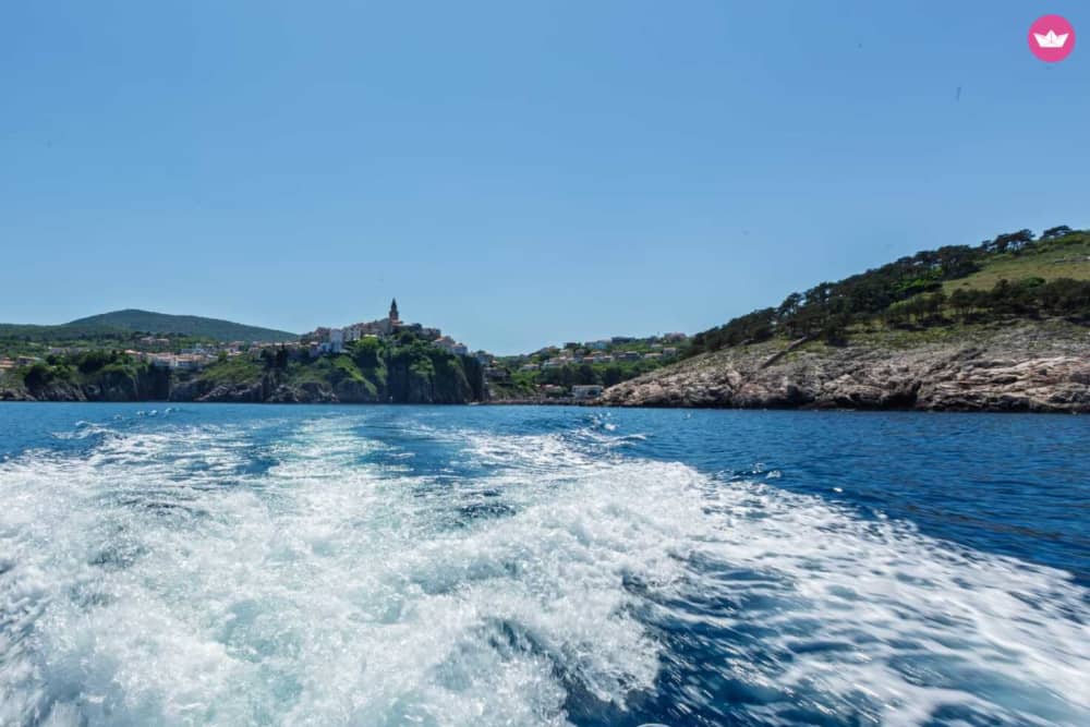 Vrbnik Voyage: Coastal Cruise & Old Town Discovery from Crikvenica