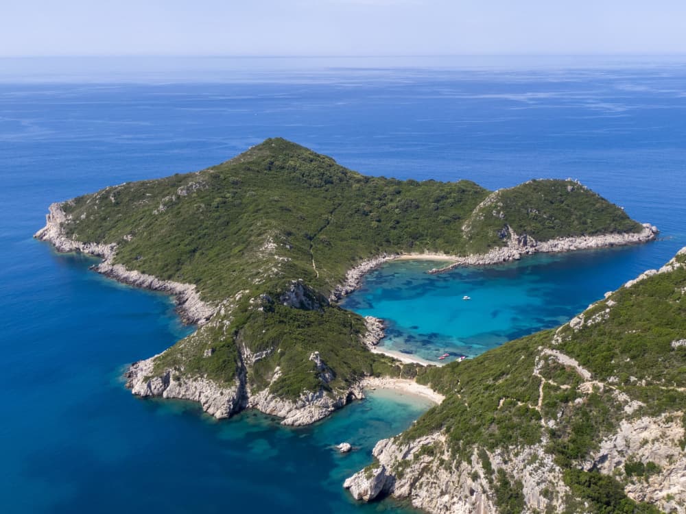 Découvrez la grotte de l'Œil Bleu de Corfou en regardant