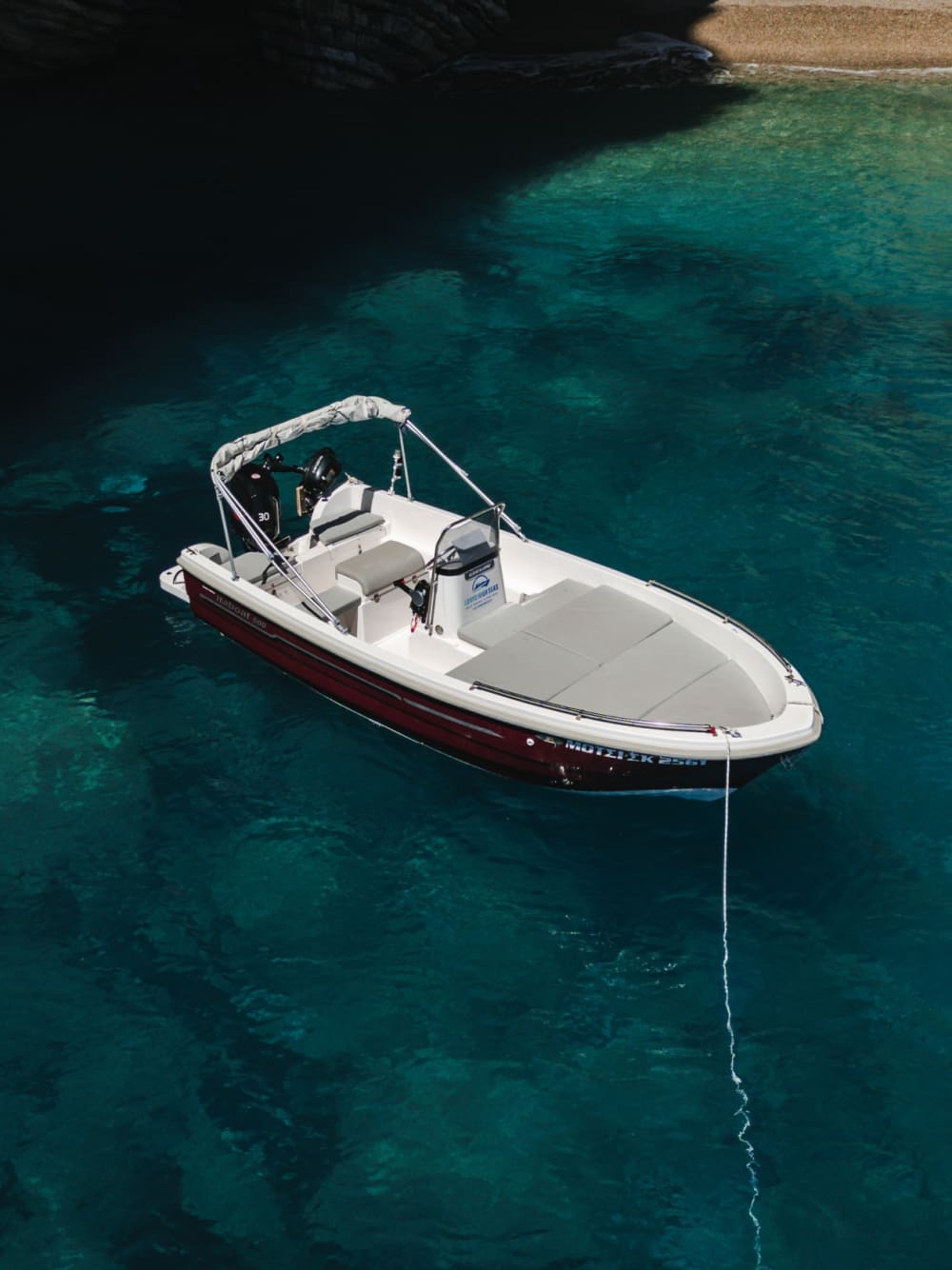 Naviguez jusqu'au Porto Timoni emblématique de Corfou.