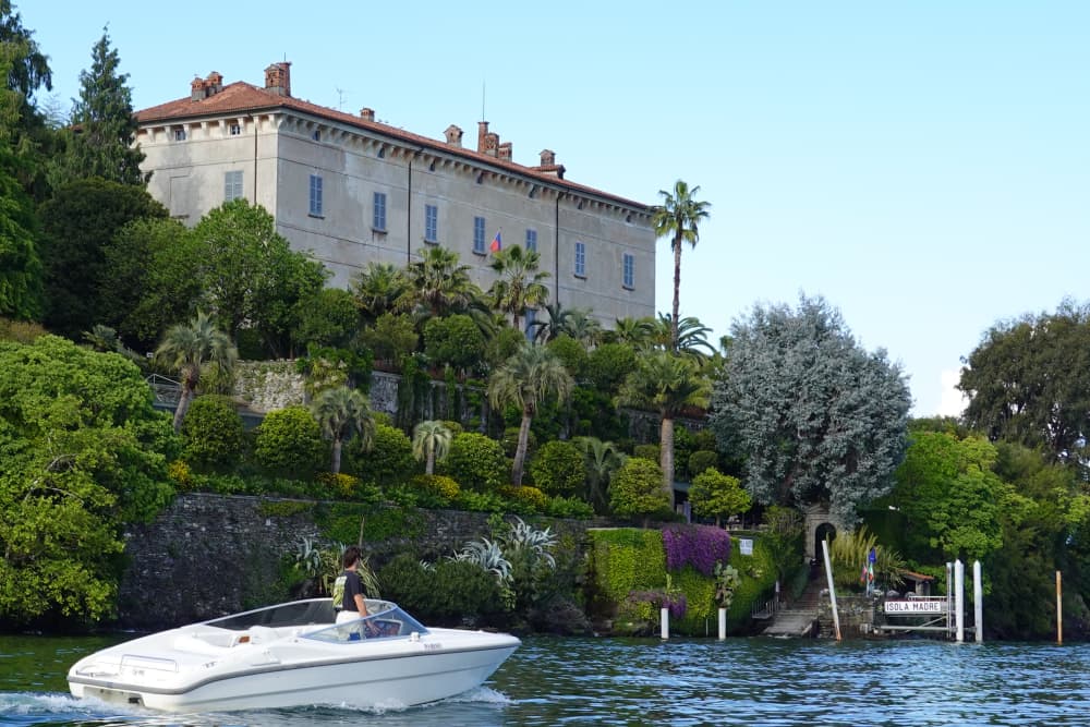 Aperitivo - Private Lake Maggiore Boat Tour