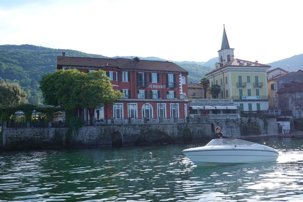 Aperitivo - Private Lake Maggiore Boat Tour