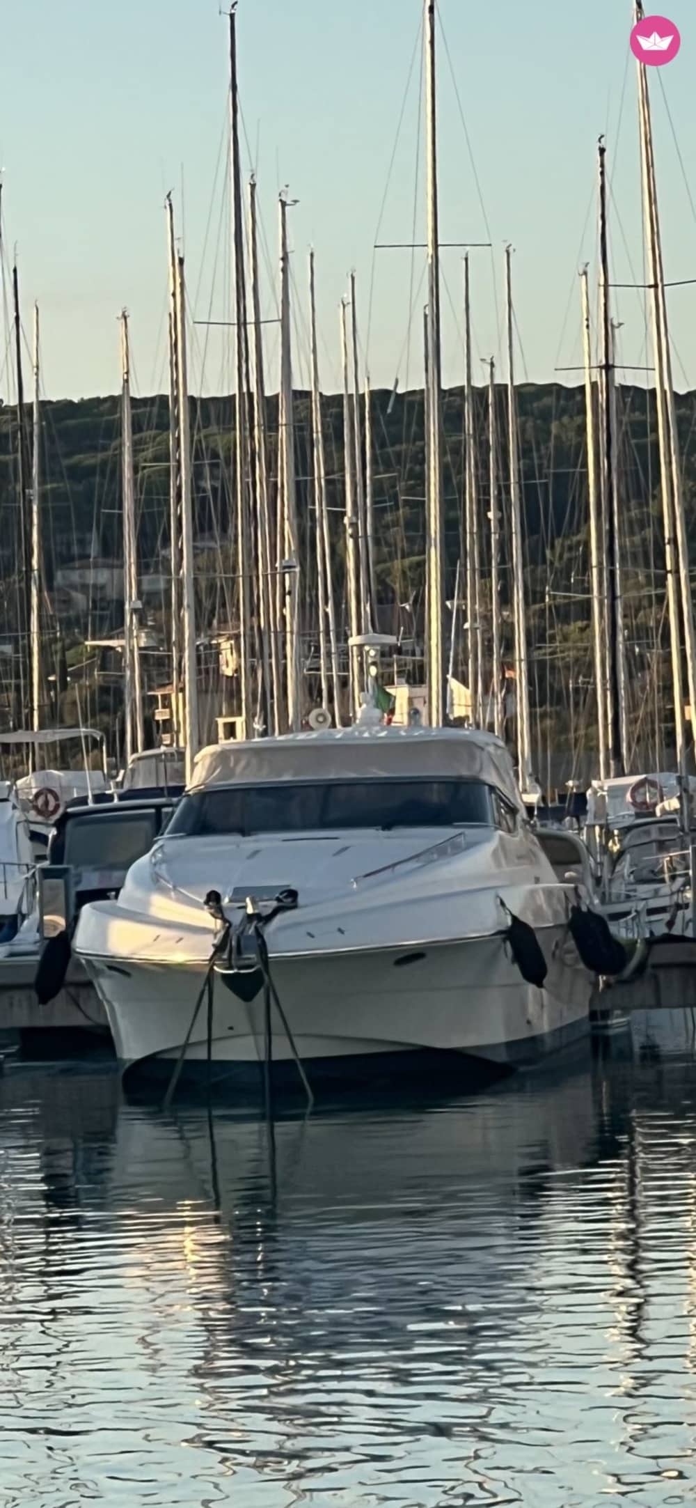 Elegancia en el mar: explorando la costa etrusca a bordo del FRENCS III