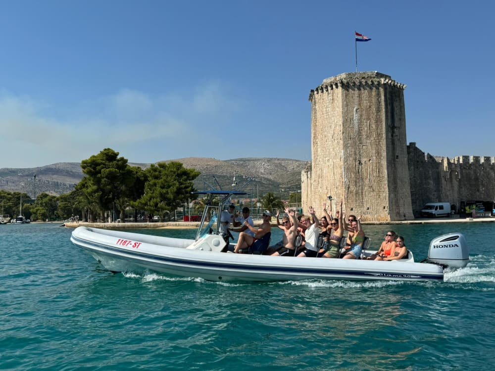 3 öar på 5 timmar – RIB-tur från Split