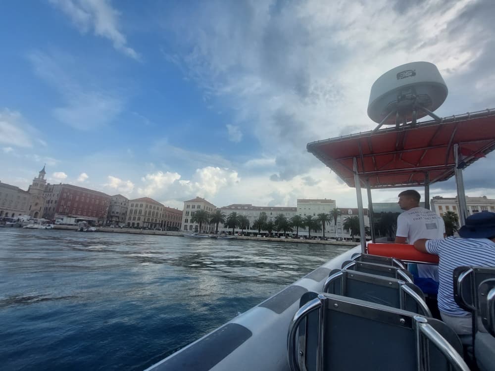 3 öar på 5 timmar – RIB-tur från Split